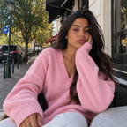 PULL EN MAILLE À COL V