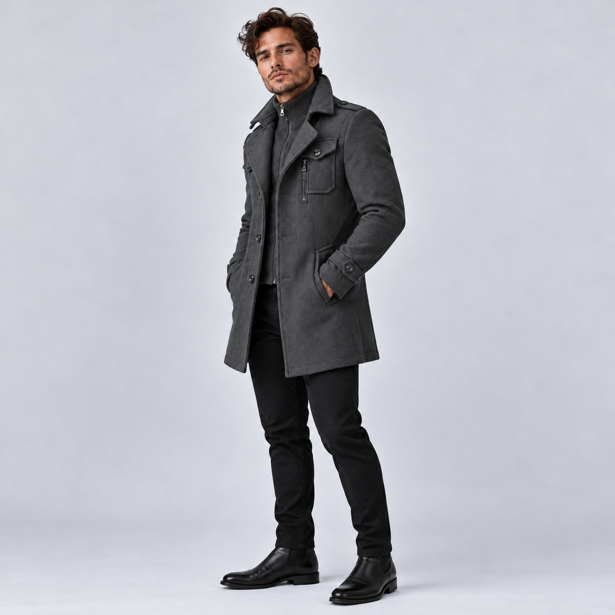 MANTEAU À COL MONTANT ET FERMETURE ZIPPÉE