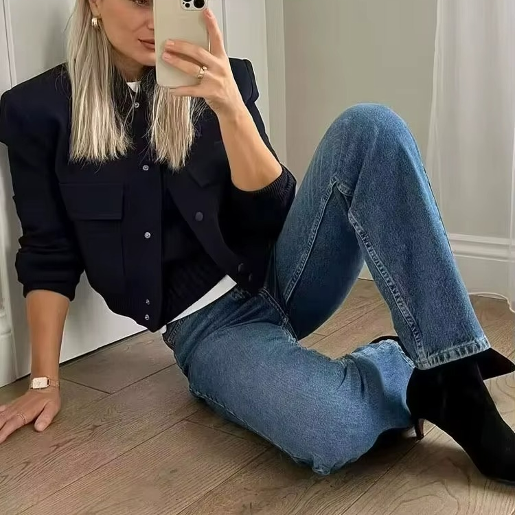 VESTE BOMBER COURTE – BOUTONNÉE AVEC POCHES