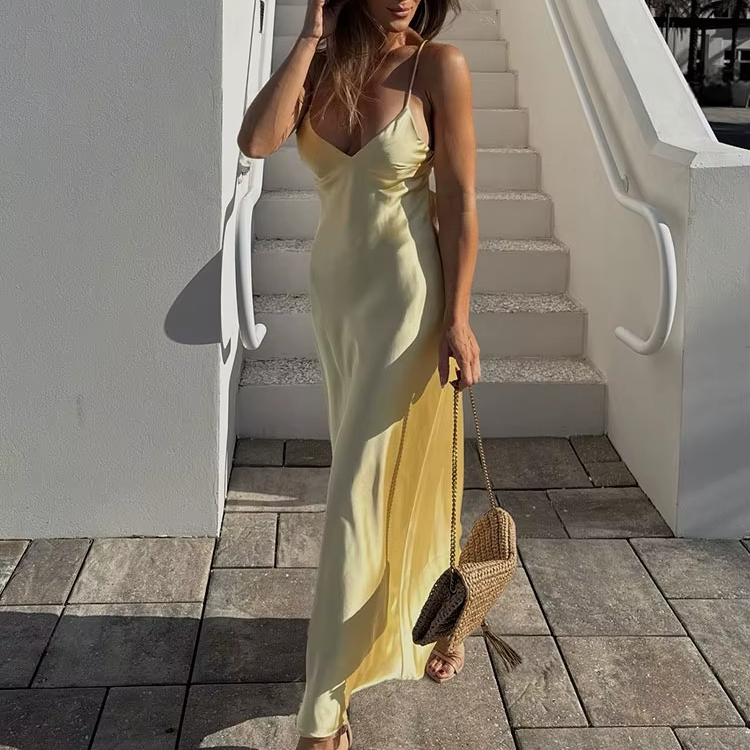 ROBE LONGUE ÉLÉGANTE COULEUR ROSE PÂLE