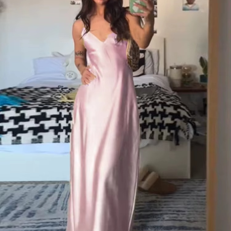ROBE LONGUE ÉLÉGANTE COULEUR ROSE PÂLE